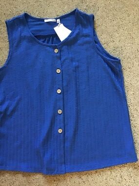 Notations Textured Sleeveless Button-Front top in Cobalt Blue